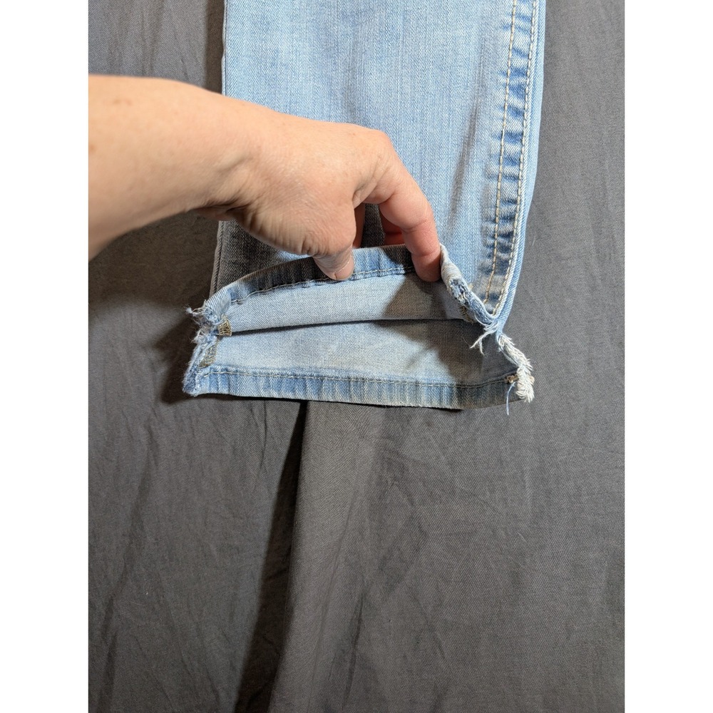 BKE Jeans Women's  32R Carter Straight Leg  Light Wash‎ Outdoors - Picture 6 of 12